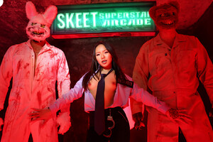 Exxxtra Small - Five Fucks At Skeet’s