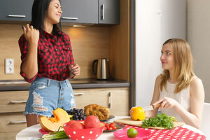 Club SweetHearts - Stuffing pussy for Thanksgiving