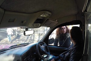 Sex in taxi - The randy driver wants a private dance